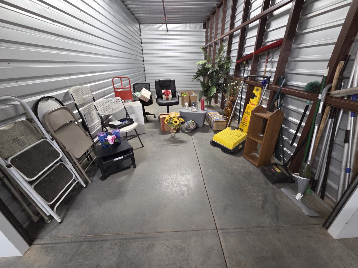 10 x 20 storage unit in North Charleston, SC