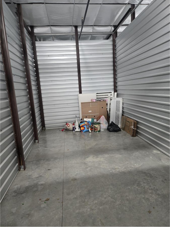 10 x 20 storage unit in Gainesville, GA