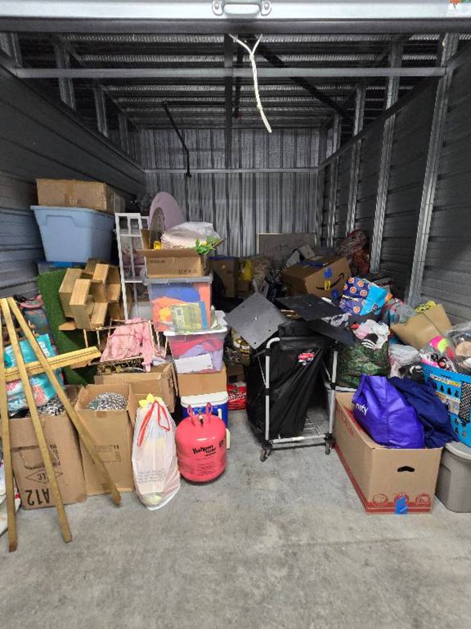 10 x 15 storage unit in Hopewell, VA