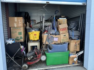 10 x 10 storage unit in Warren, MI