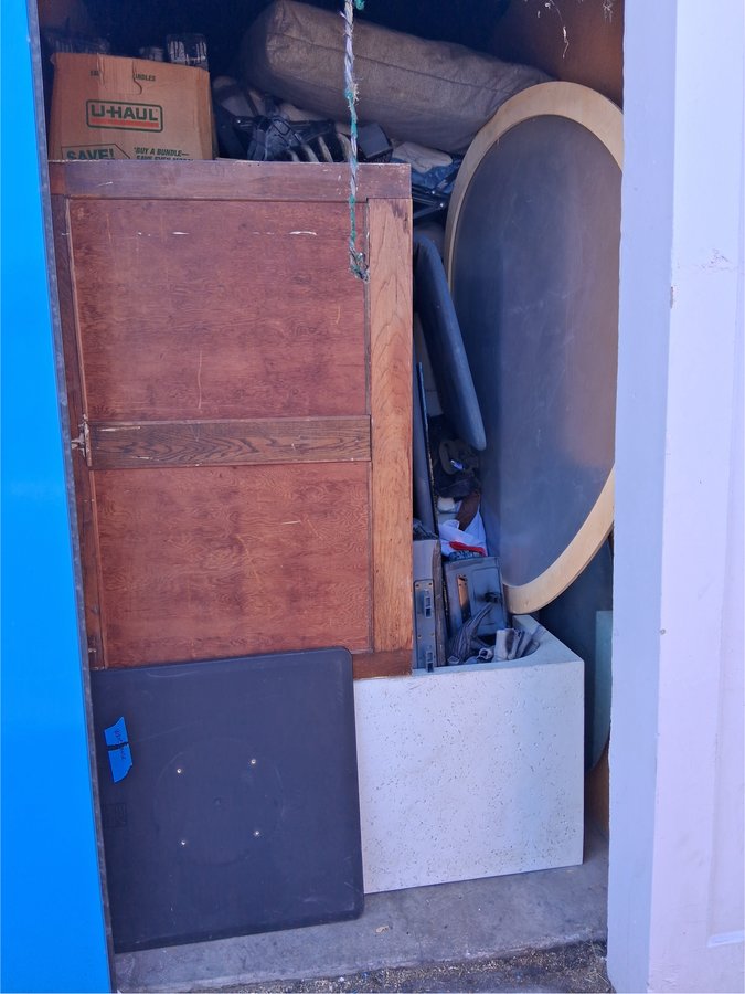 5 x 10 storage unit in Oakland, CA