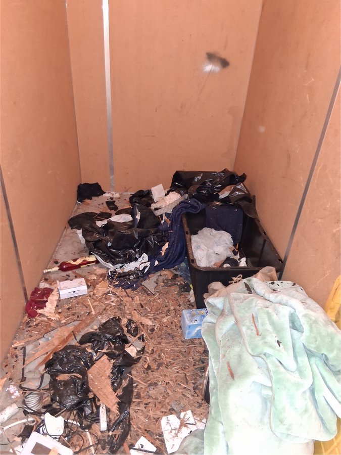 5 x 10 storage unit in Oakland, CA