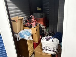 5 x 10 storage unit in Warren, MI