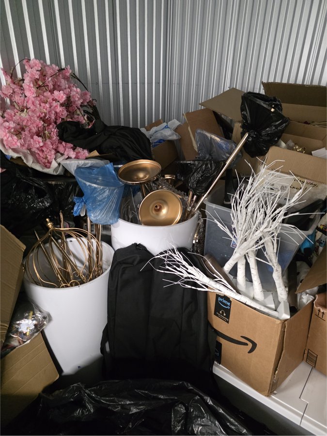 10 x 10 storage unit in Miami Gardens, FL
