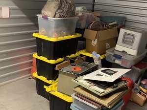 10 x 10 storage unit in Jacksonville, FL