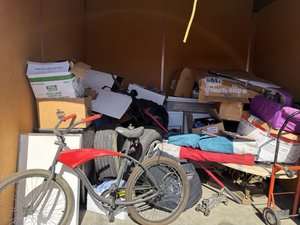 10 x 10 storage unit in Sacramento, CA