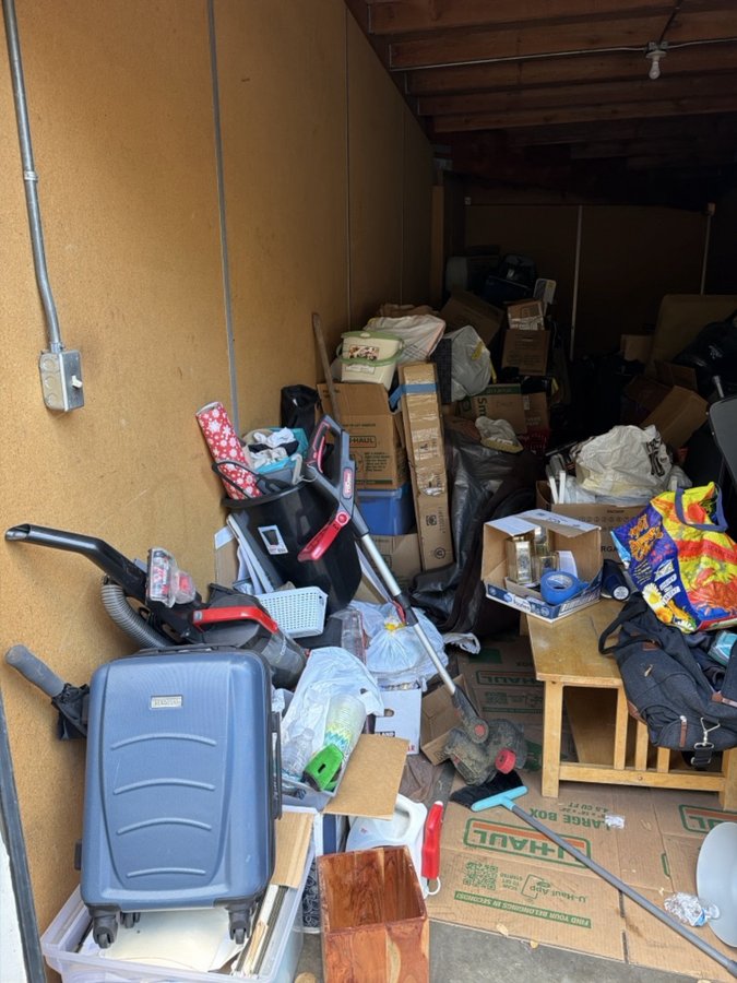 10 x 30 storage unit in Sacramento, CA