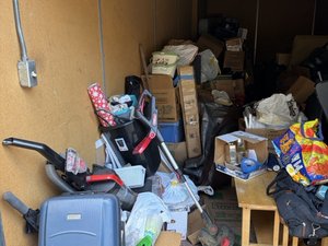 10 x 30 storage unit in Sacramento, CA