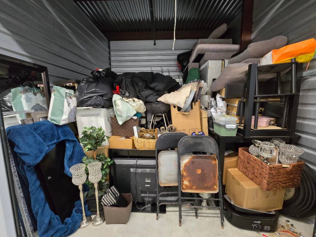 10 x 10 storage unit in Houston, TX