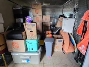 10 x 10 storage unit in Clute, TX