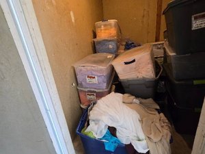 10 x 10 storage unit in Clute, TX