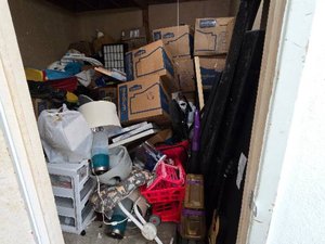 10 x 10 storage unit in Clute, TX