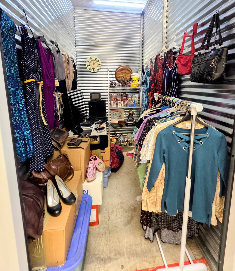 5 x 8 storage unit in Sarasota, FL