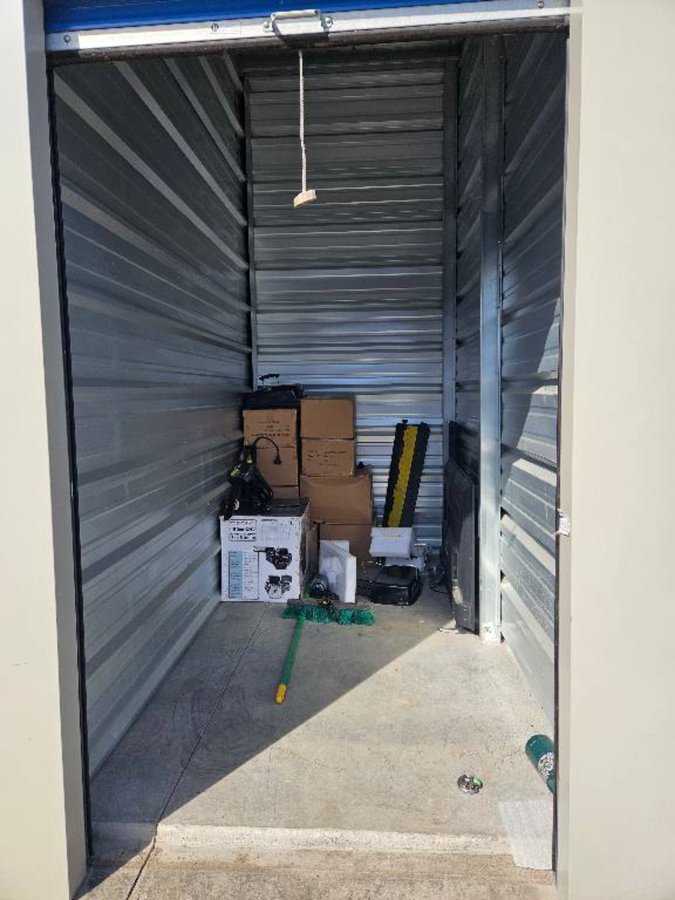 5 x 10 storage unit in Clarksville, IN