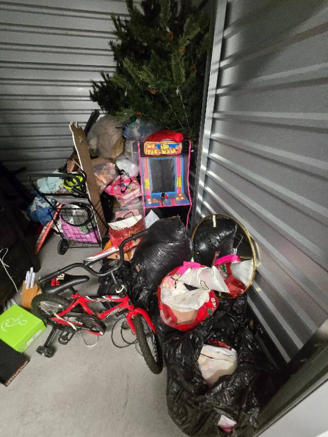 10 x 10 storage unit in North Las Vegas, NV