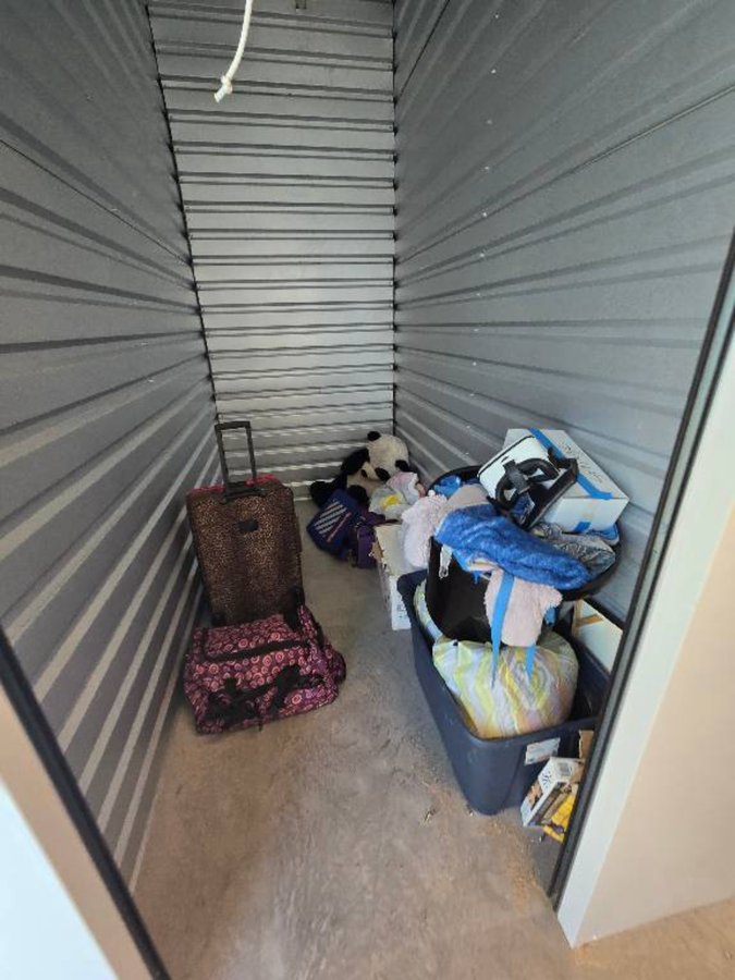 5 x 10 storage unit in North Las Vegas, NV