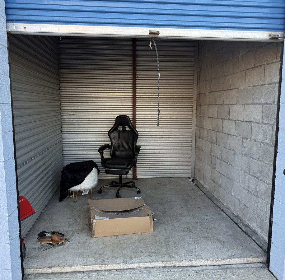 8 x 10 storage unit in Warren, MI