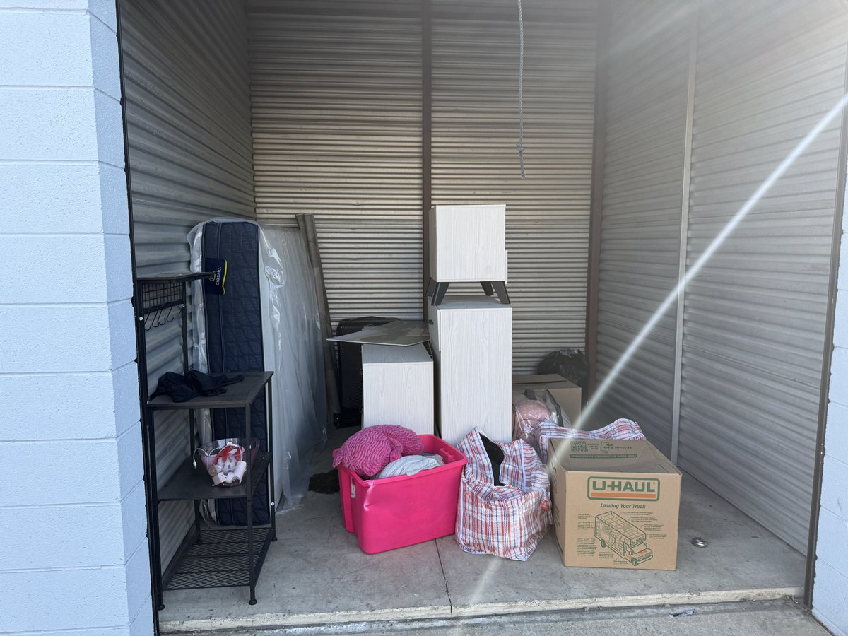 9 x 10 storage unit in Warren, MI