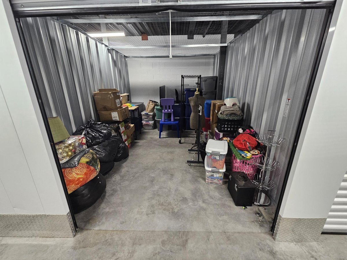 10 x 15 storage unit in Shelton, CT