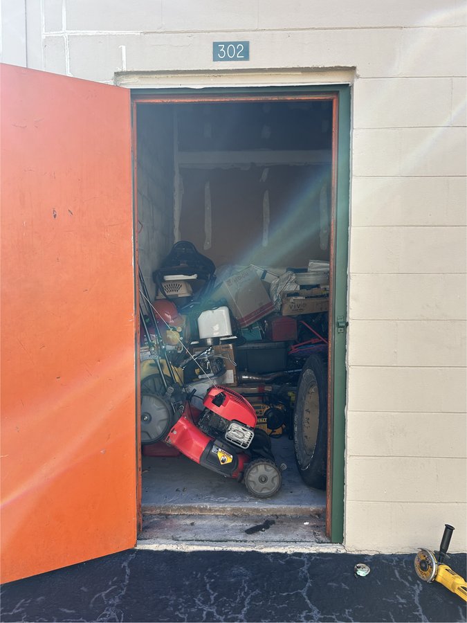 10 x 10 storage unit in Clearwater, FL