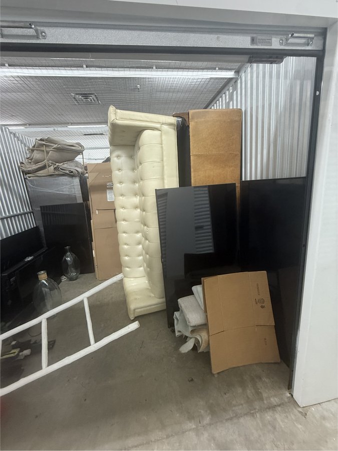 10 x 25 storage unit in Irving, TX
