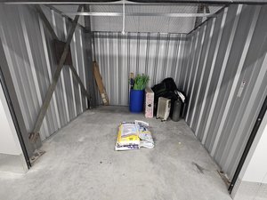 10 x 10 storage unit in Shelton, CT