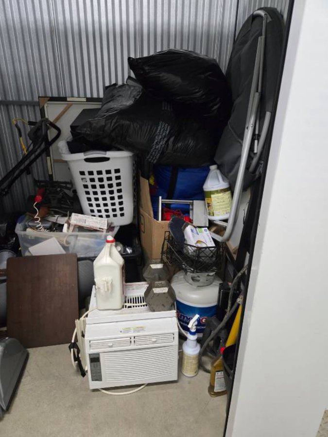 5 x 10 storage unit in Hampton, VA