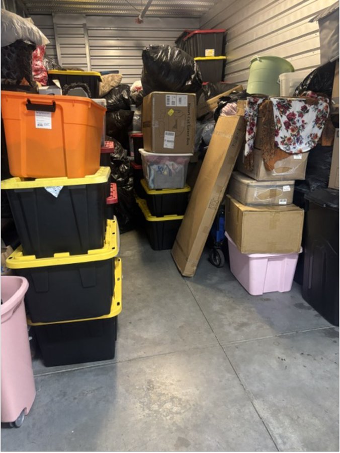 10 x 20 storage unit in Duarte, CA