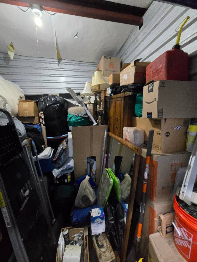 10 x 10 storage unit in Rockville, MD