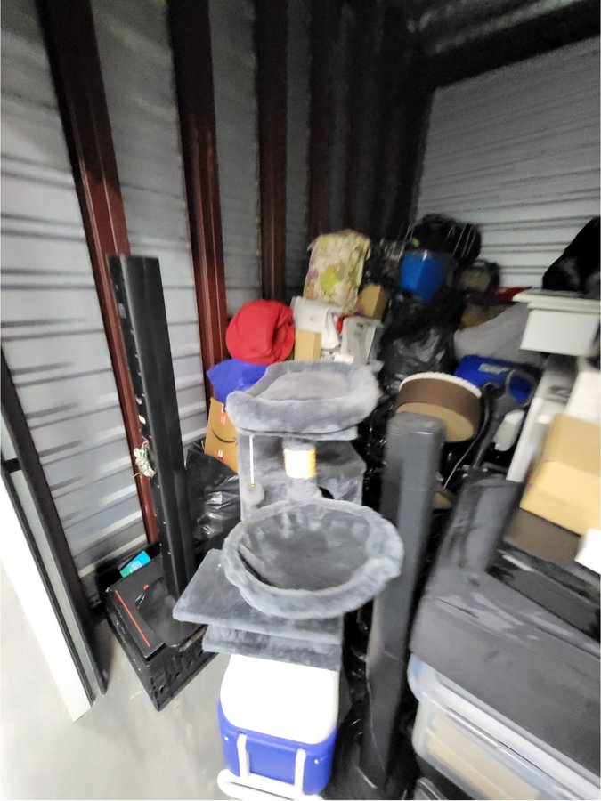 10 x 10 storage unit in North Haven, CT