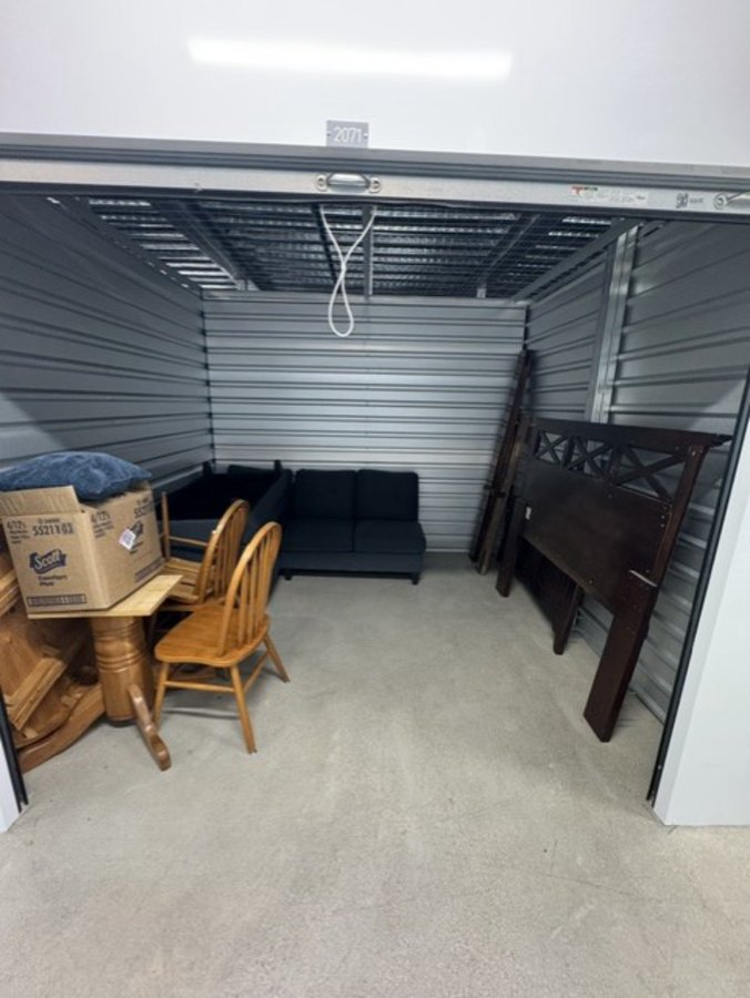 10 x 10 storage unit in Bolingbrook, IL