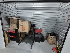 10 x 5 storage unit in Middleburg, FL