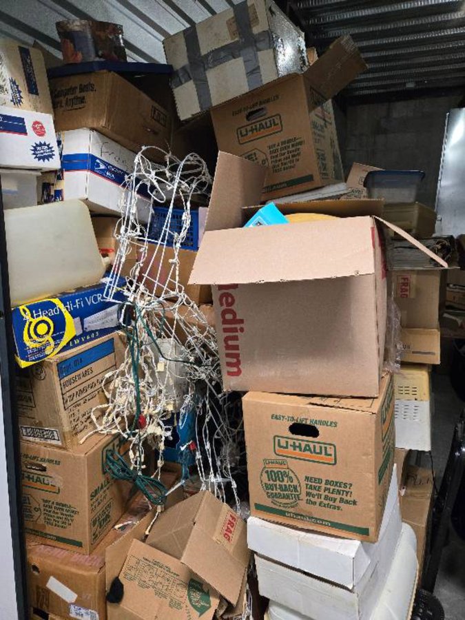 10 x 20 storage unit in Brandon, FL