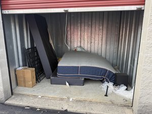 10 x 10 storage unit in Novi, MI