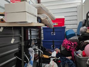 5 x 10 storage unit in Brandon, FL