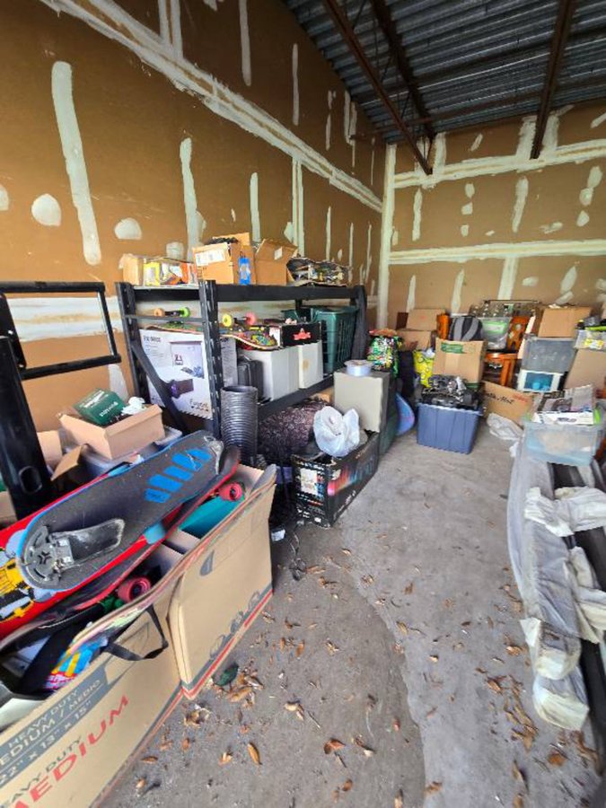 10 x 20 storage unit in Brandon, FL