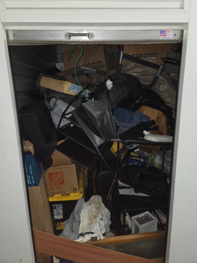 10 x 10 storage unit in Moreno Valley, CA