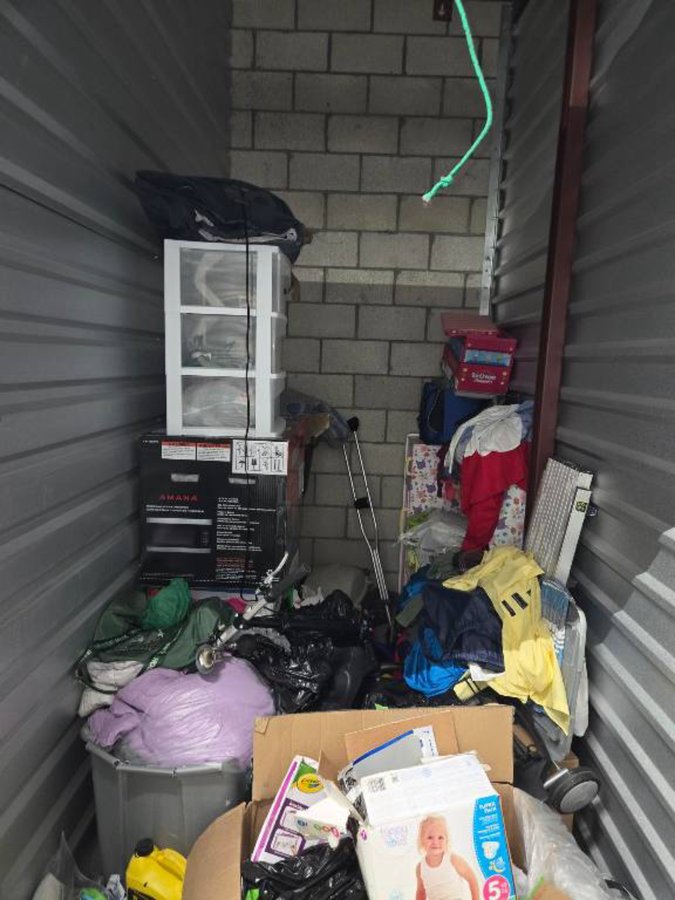 5 x 10 storage unit in Moreno Valley, CA