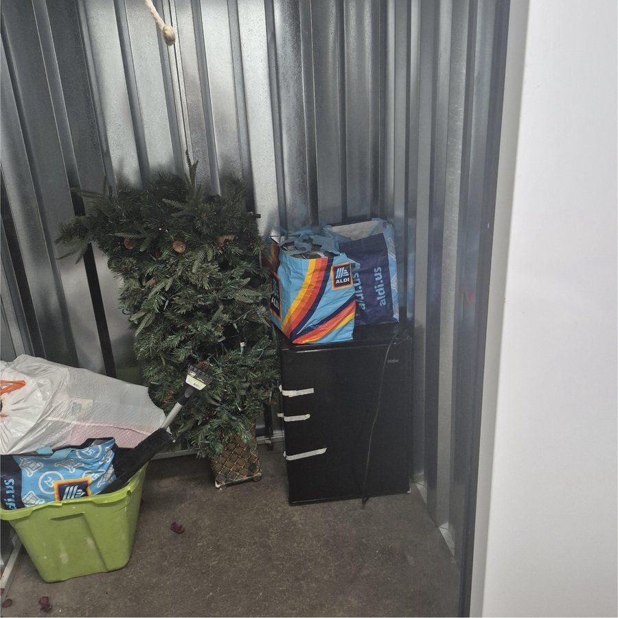 5 x 5 storage unit in Lakewood, OH