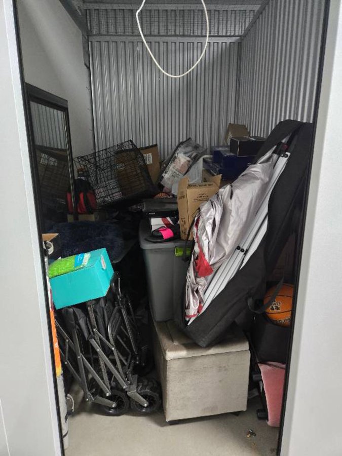 5 x 8 storage unit in Orange, CA