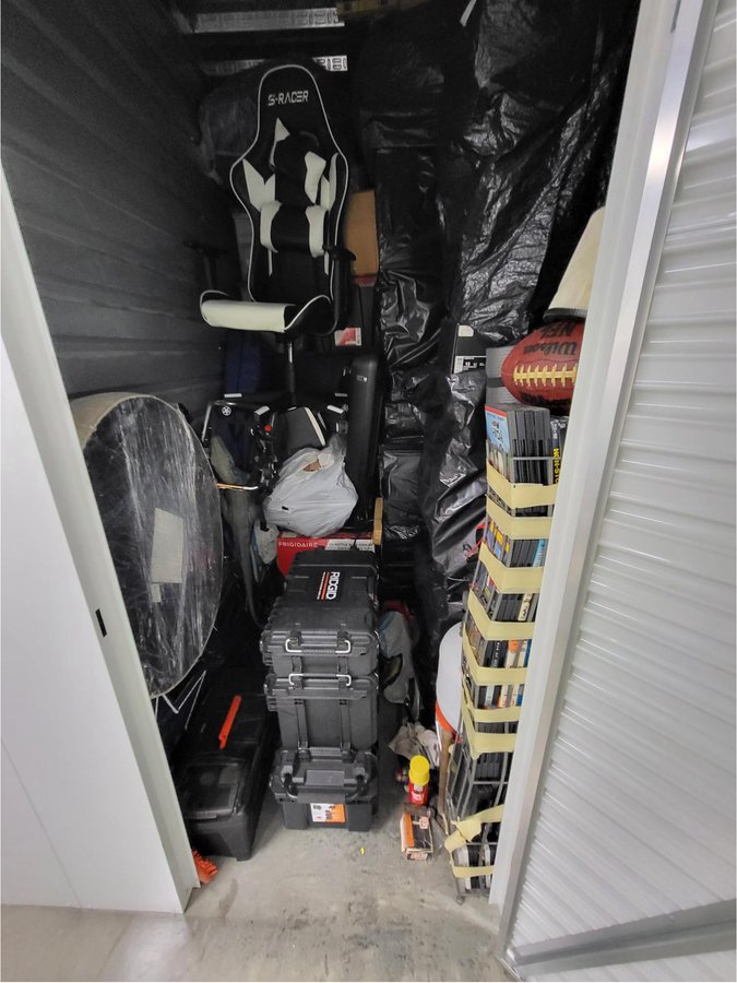 5 x 10 storage unit in North Haven, CT