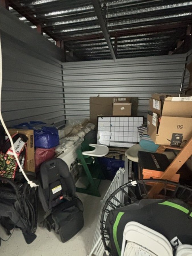 10 x 10 storage unit in Garden City Park, NY