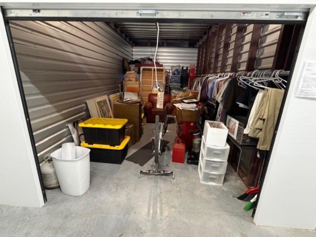 10 x 20 storage unit in Middleburg, FL