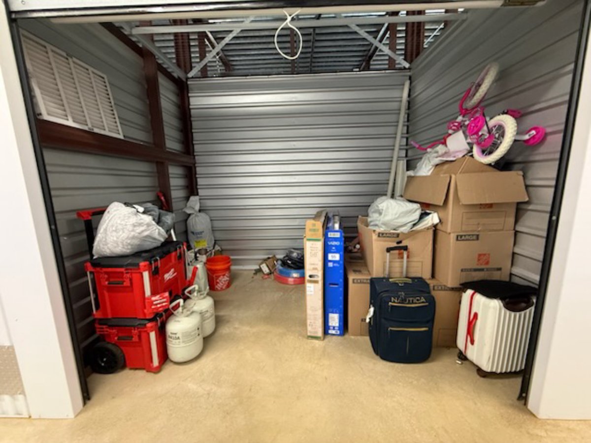 10 x 7 storage unit in Fairburn, GA