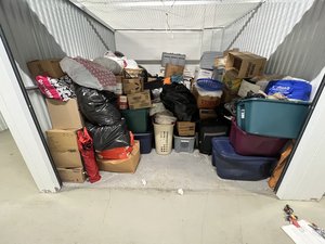 10 x 10 storage unit in Launderhill, FL