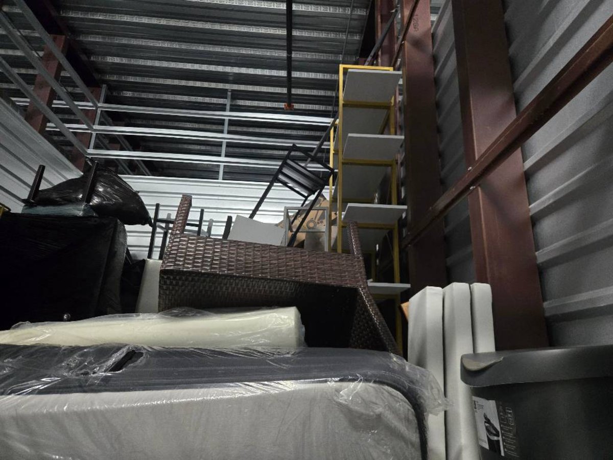 10 x 15 storage unit in Wesley Chapel, FL