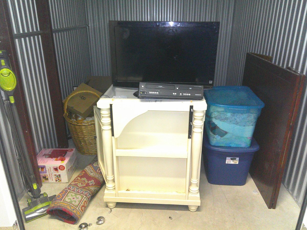 8 x 10 storage unit in Brooklyn, NY