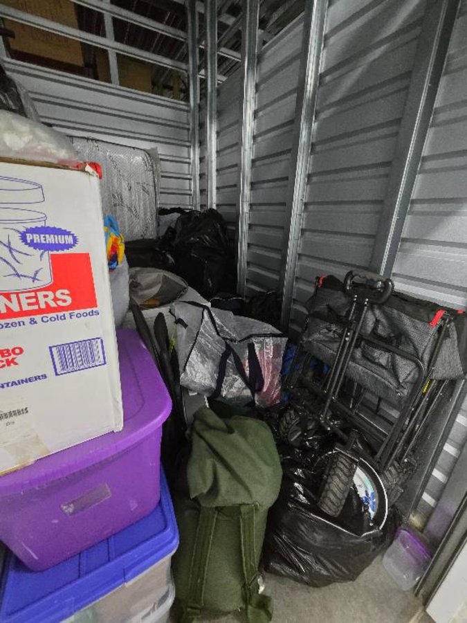 5 x 10 storage unit in Temple Hills, MD