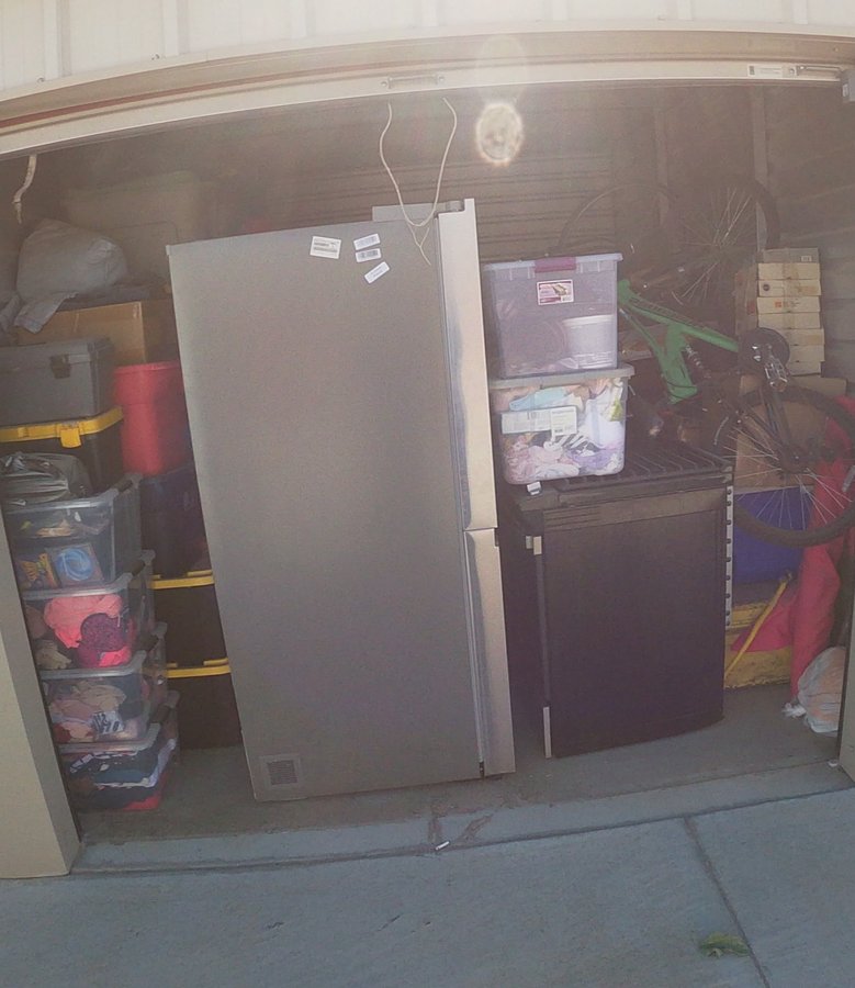 10 x 15 storage unit in Adelanto, CA