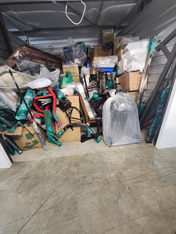 10 x 10 storage unit in Alsip, IL